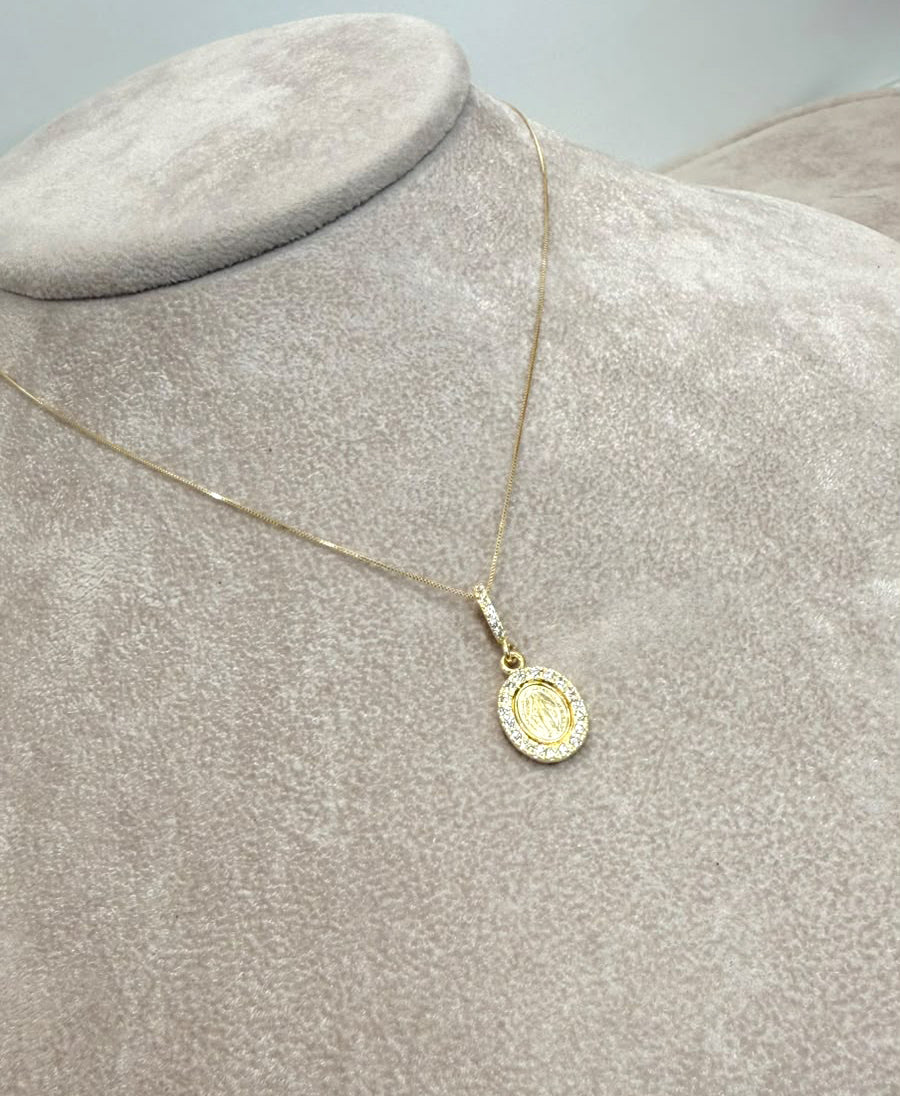 COLLANA CON MEDAGLIA MADONNA OVALE E ZIRCONI IN ORO GIALLO 18 KT