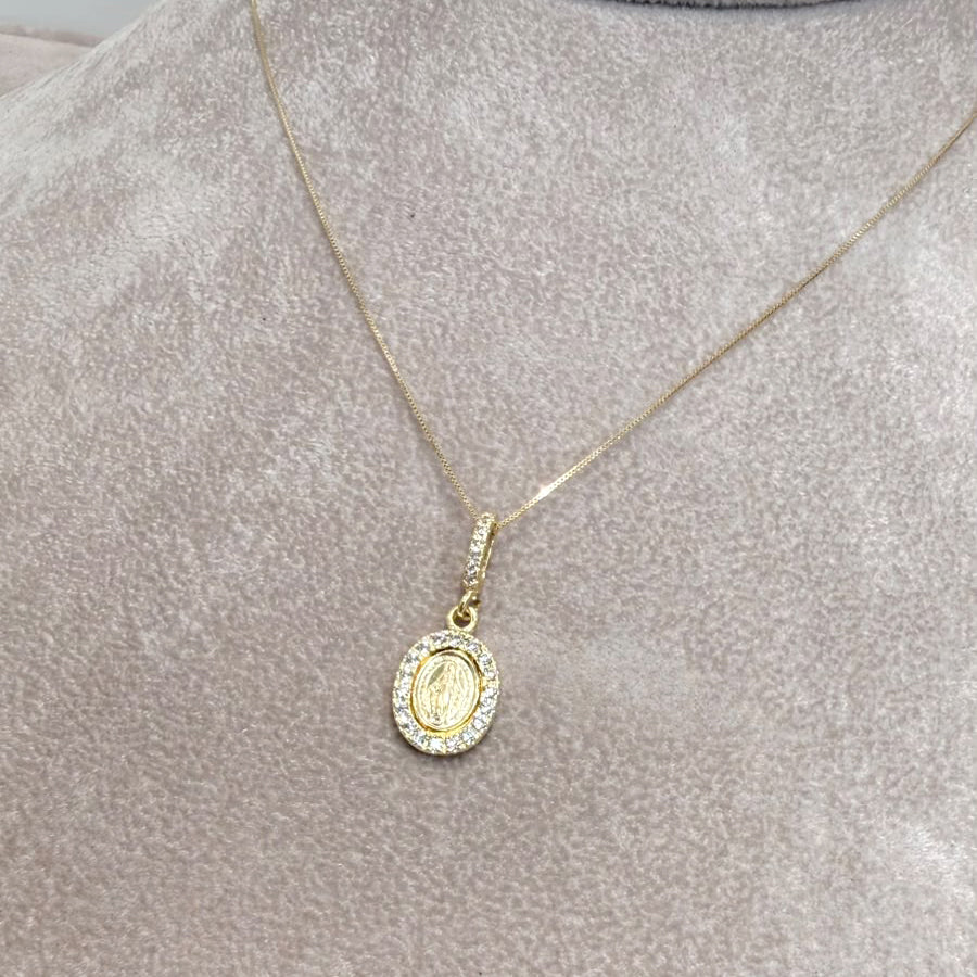 COLLANA CON MEDAGLIA MADONNA OVALE E ZIRCONI IN ORO GIALLO 18 KT