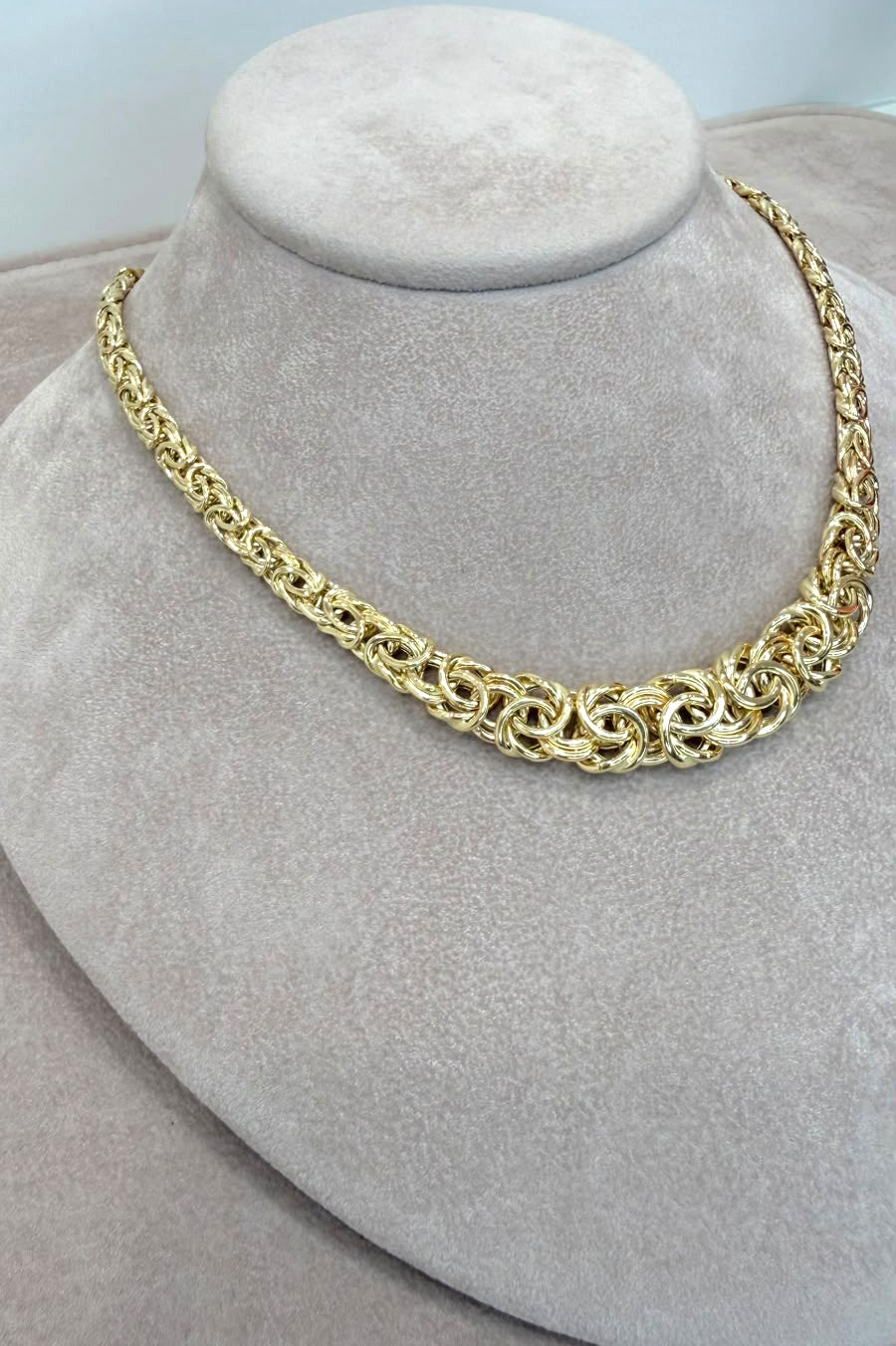 COLLANA A MAGLIE INTRECCIATE DEGRADÉ IN ORO GIALLO 18 KT (750)