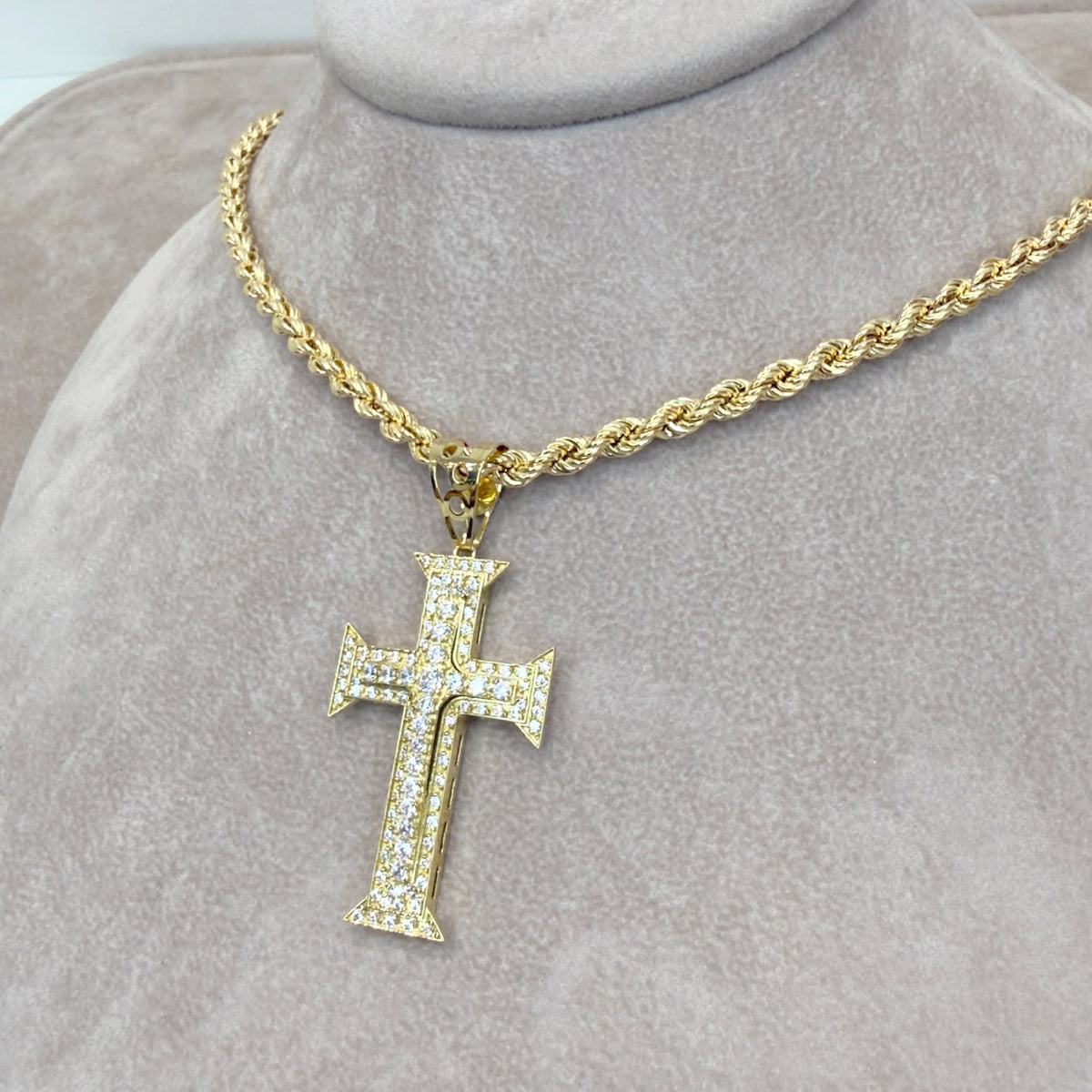 COLLANA CON CROCE IN ORO GIALLO 18 KT (750) CON ZIRCONI BIANCHI