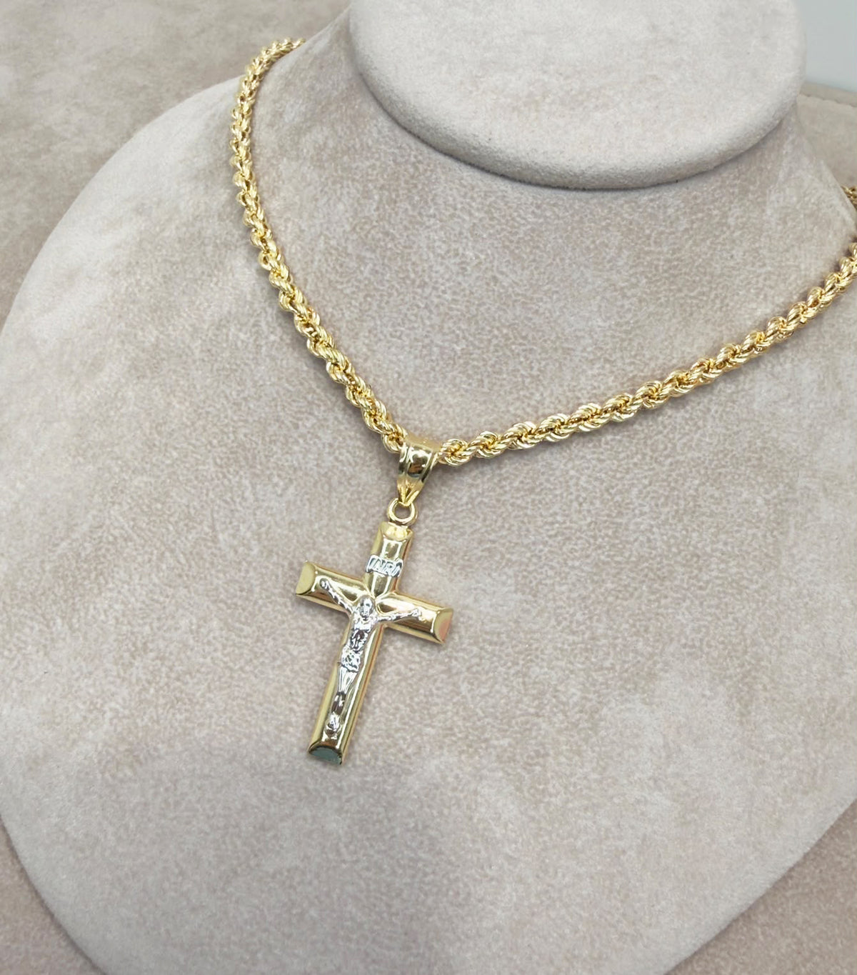 COLLANA UOMO CON CROCIFISSO BICOLORE IN ORO 18 KT (750)