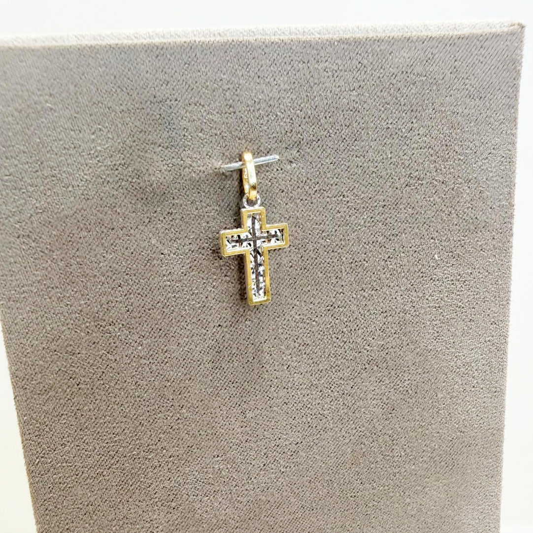 Ciondolo croce unisex in oro giallo e bianco 18 Kt (750) con lavorazione diamantata