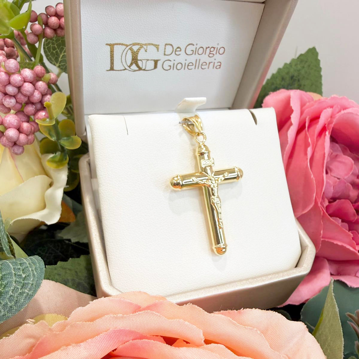 Ciondolo croce con Cristo da uomo in oro giallo 18 Kt (750)