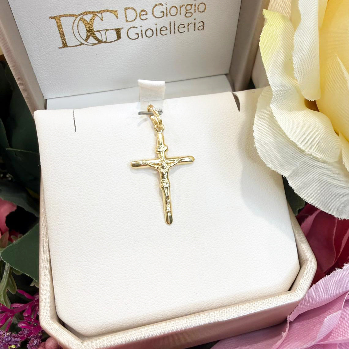 Ciondolo croce con Cristo da uomo in oro giallo 18 Kt (750)
