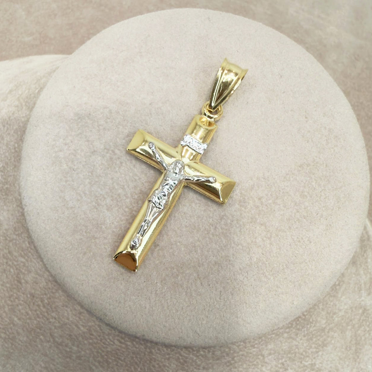 CROCIFISSO UOMO BICOLORE IN ORO 18 KT (750)