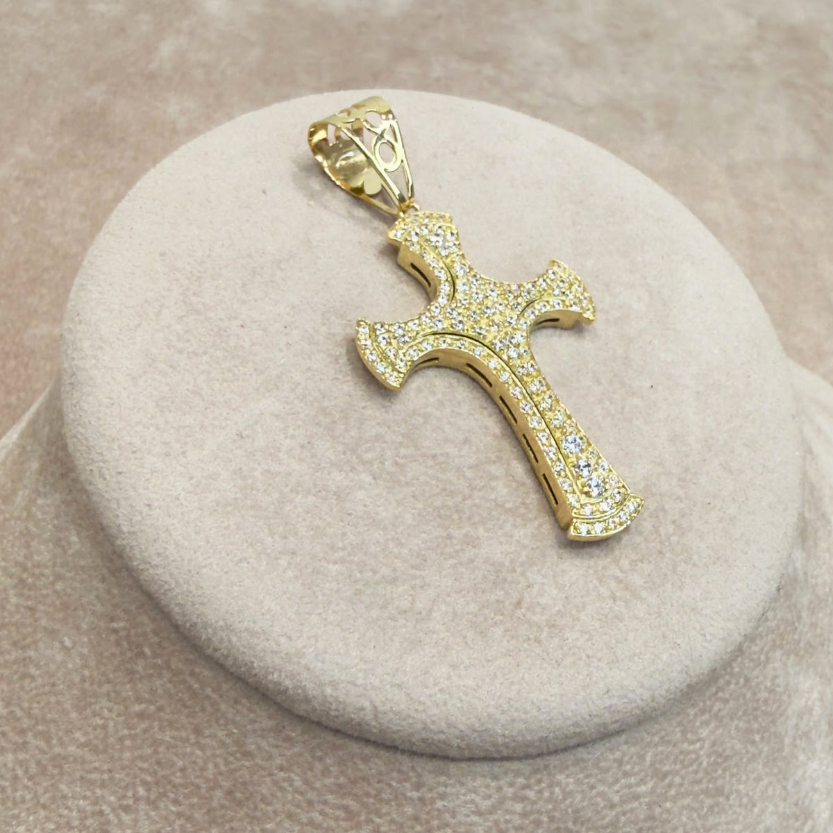 PENDENTE CROCE UOMO IN ORO GIALLO 18 KT (750) CON ZIRCONI