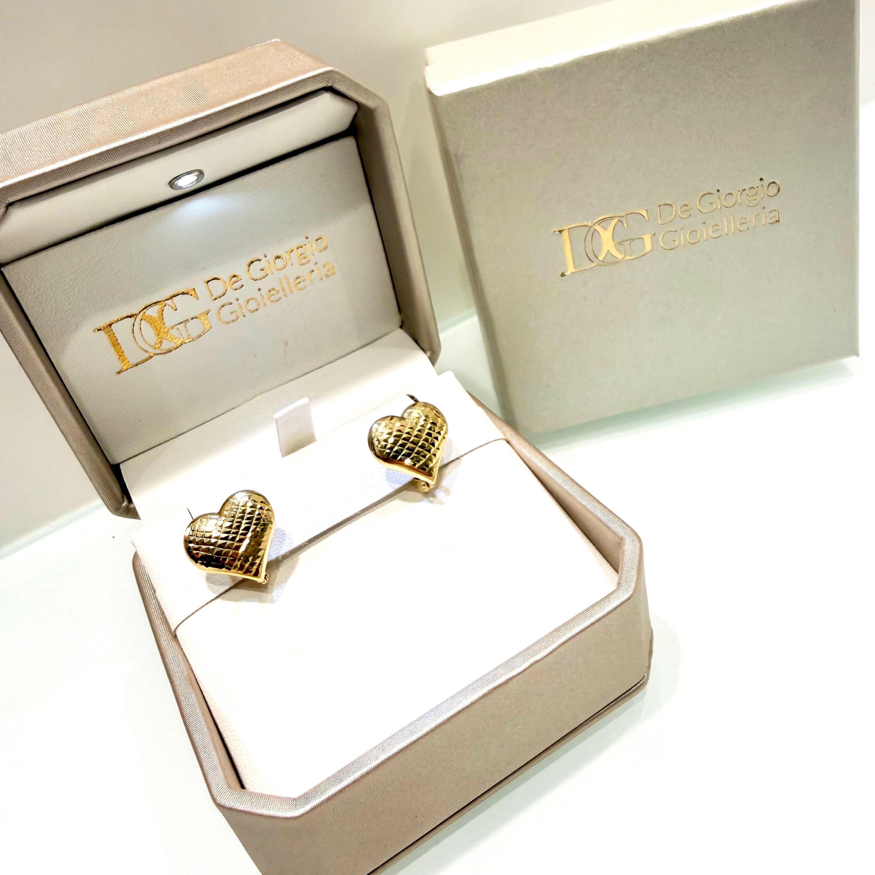 Orecchini a cuore lavorazione diamantata in oro giallo 18KT (750) – Made in Italy