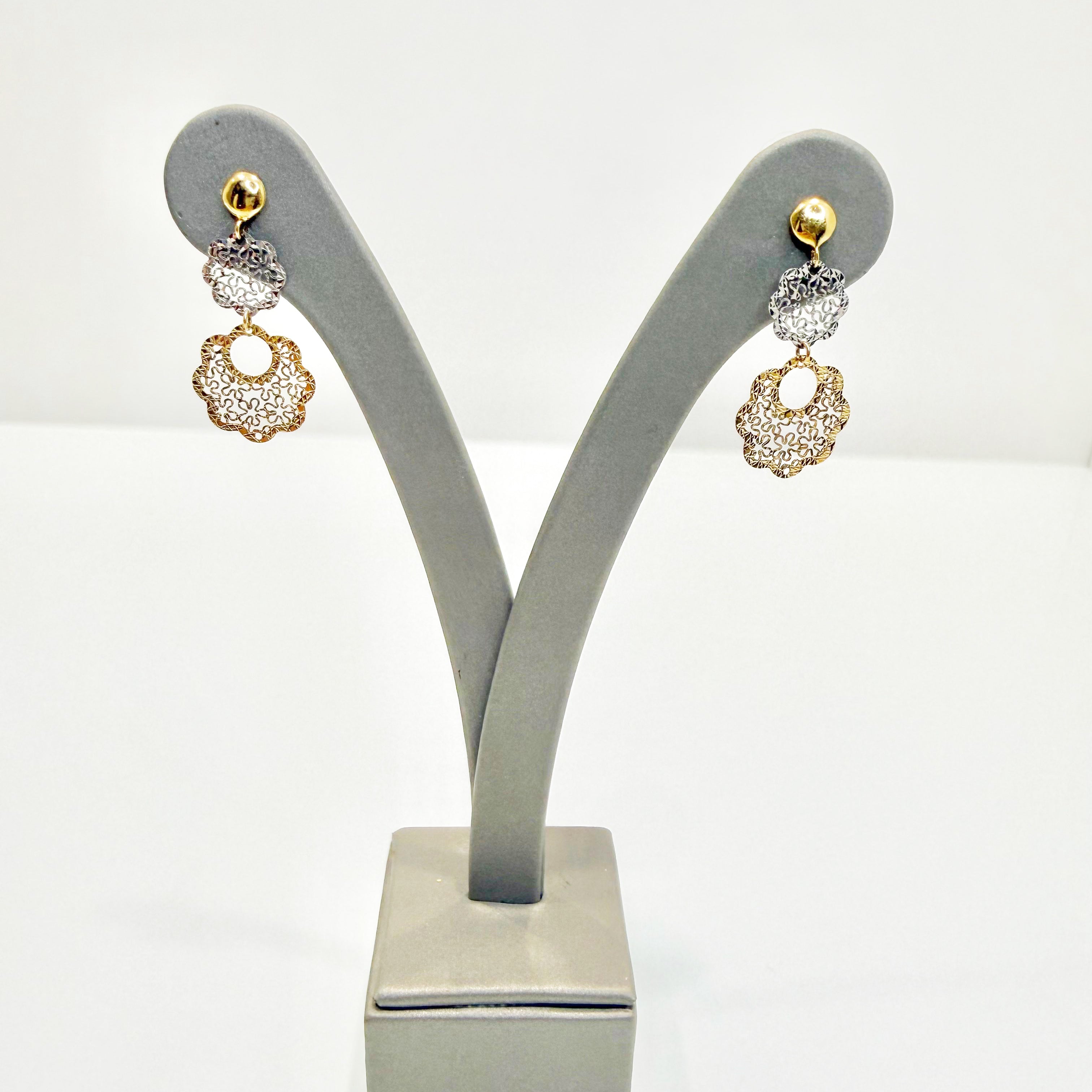 Orecchini pendenti bicolore in oro giallo e oro bianco 18KT (750) con lavorazione traforata – Made in Italy