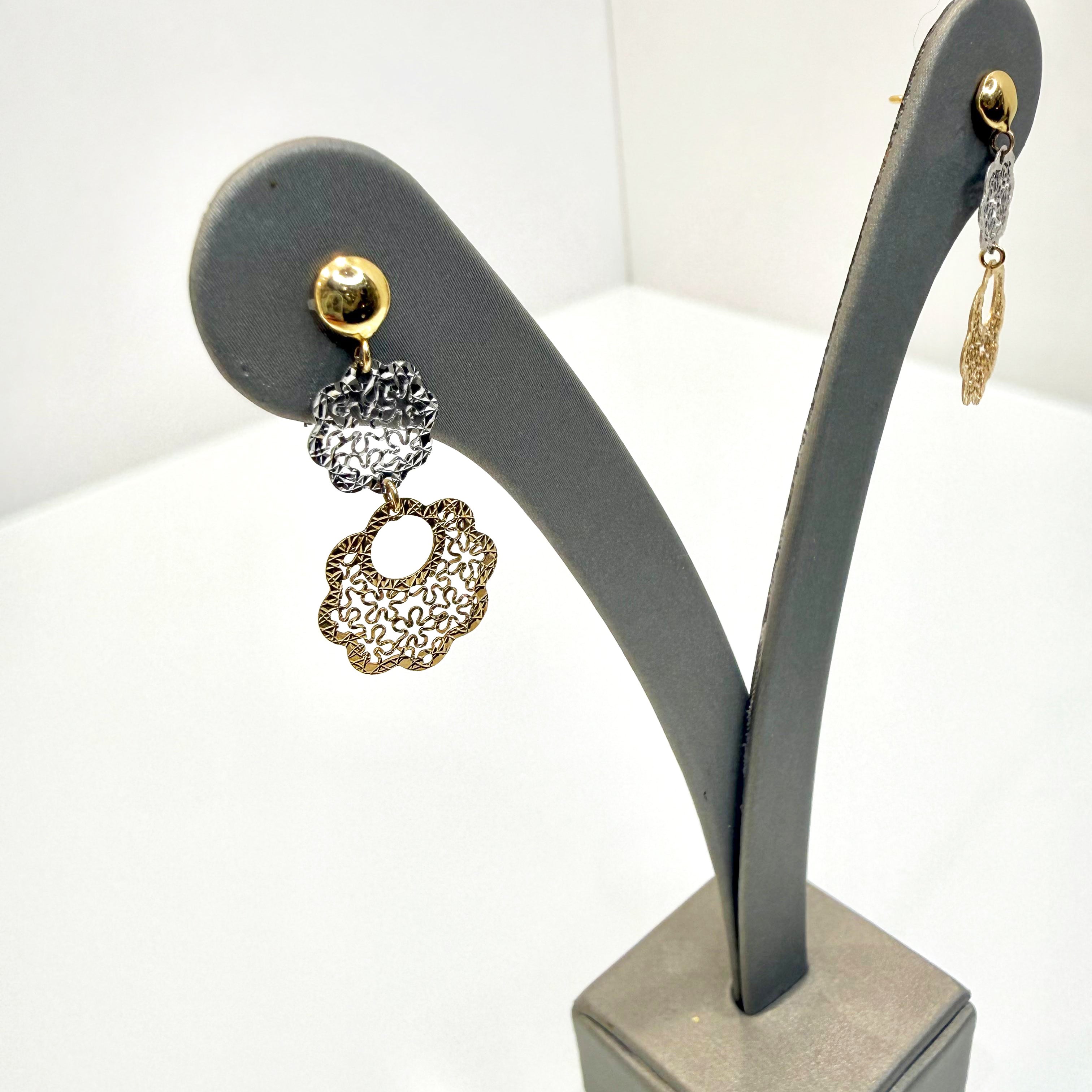 Orecchini pendenti bicolore in oro giallo e oro bianco 18KT (750) con lavorazione traforata – Made in Italy