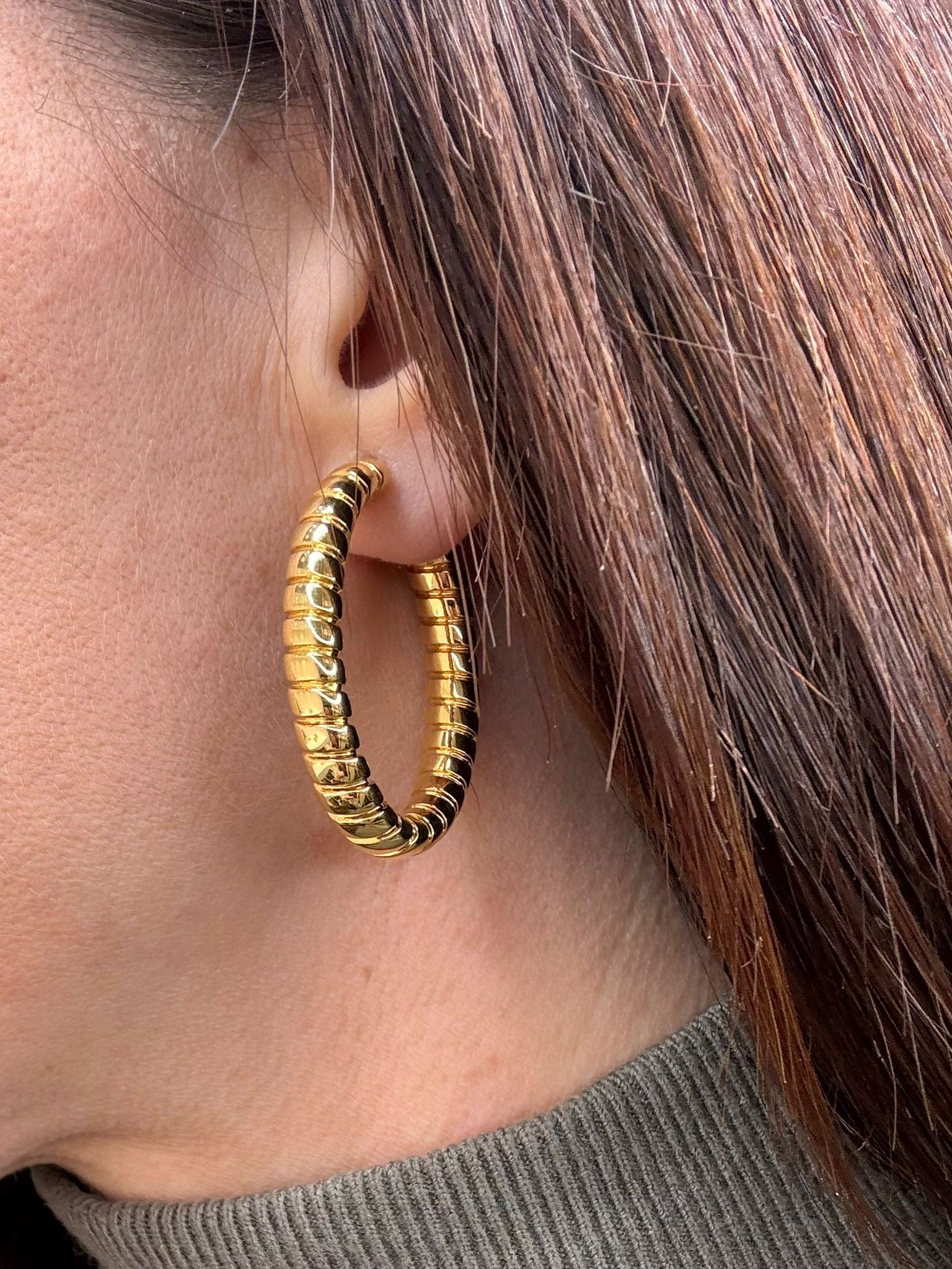 Orecchini a cerchio bombati in oro giallo 18KT (750) – Made in Italy