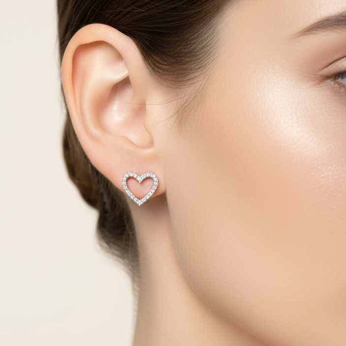 Orecchini a lobo a cuore in oro bianco 18KT (750) con zirconi