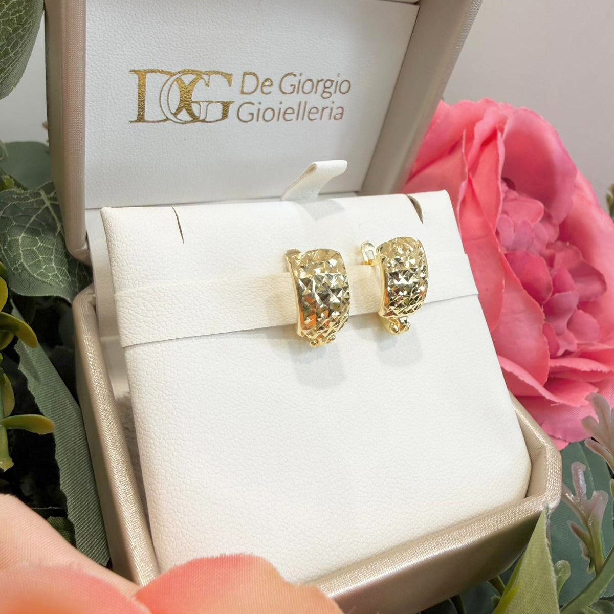 Orecchini a cerchio da donna in oro giallo lavorato 18 Kt (750) – Prima misura