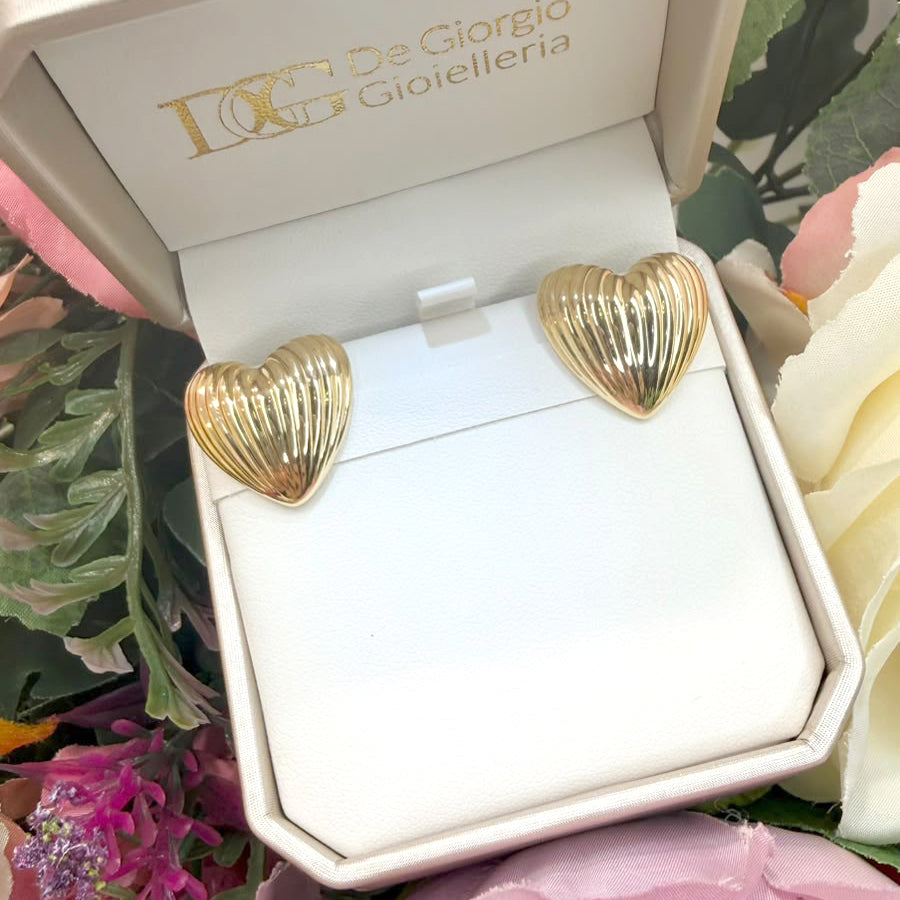 ORECCHINI A CUORE LAVORATI IN ORO 18 KT