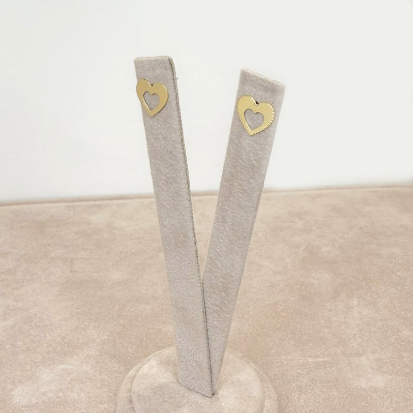 ORECCHINI CUORE TRAFORATO CON BORDO LAVORATO IN ORO 18 KT