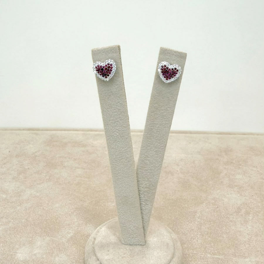 ORECCHINI CUORE CON PIETRE ROSSE E ZIRCONI IN ORO BIANCO 18 KT (750)