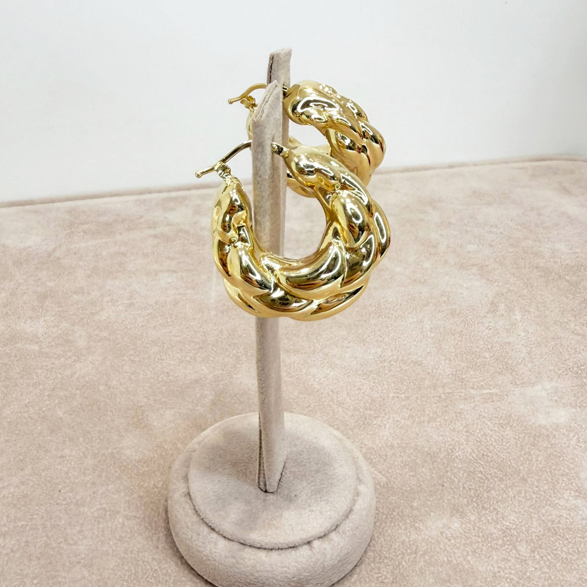 ORECCHINI A CERCHIO BOMBATO INTRECCIATO IN ORO GIALLO 18 KT (750)