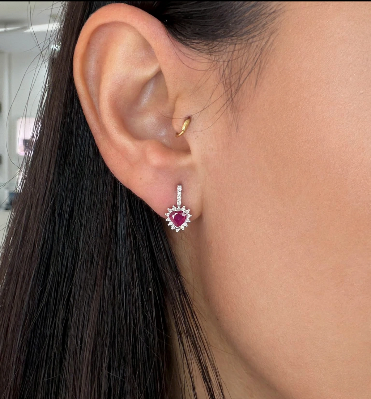 ORECCHINI CUORE IN ORO BIANCO 18KT CON DIAMANTI E RUBINI