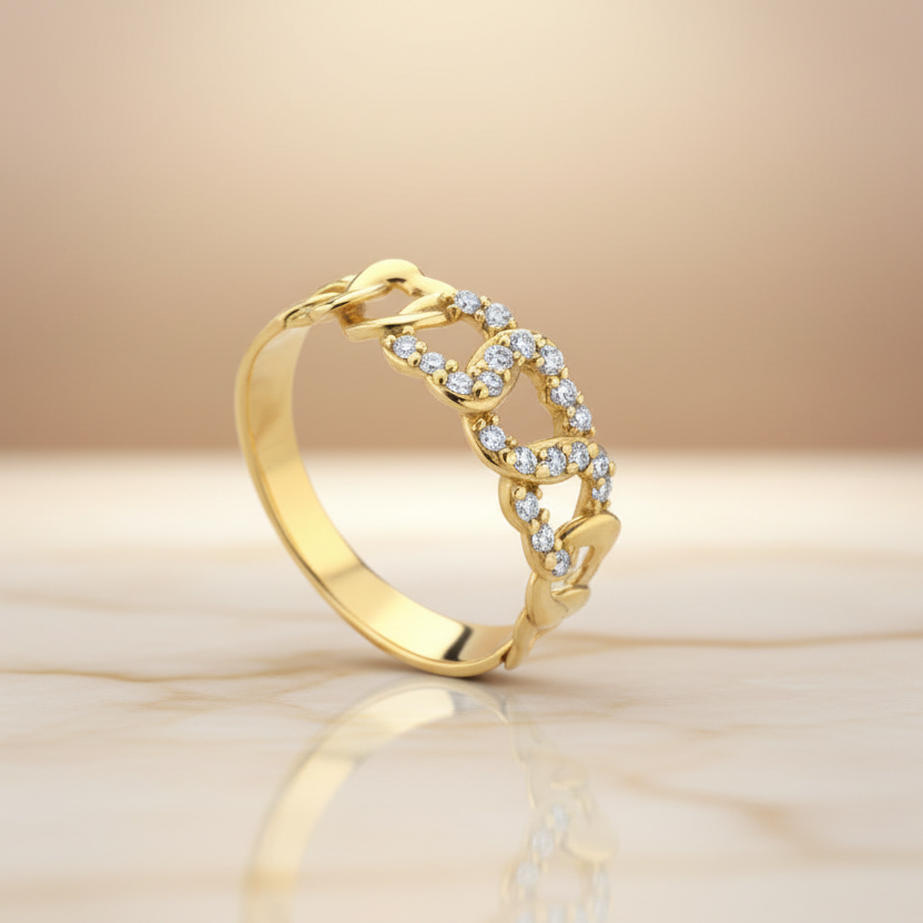 18KT YELLOW GOLD HEART GROUMETTE RING WITH DIAMONDS